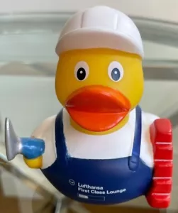 ### LUFTHANSA FIRST CLASS TERMINAL - ENTE GUMMIENTE BADEENTE - RARITÄT - HON ### - Bild 1 von 3