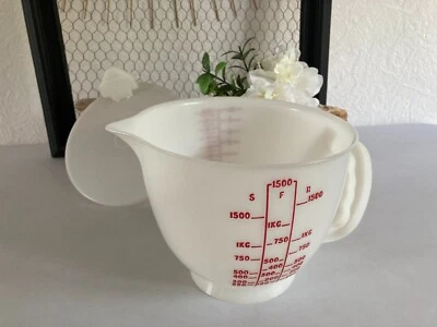 525⚜️ Pichet Bol à Mélanger Avec Couvercle, Mesure Bol Gradué Tupperware - Image 1 of 4