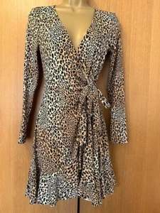 H&M H and M dress size 6 animal print stretch ruffle V neck wrap - Picture 1 of 11
