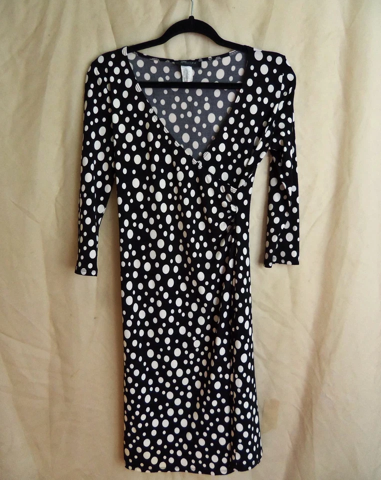 Vestido Alyn Paige años 90 negro y crema 36" lunares poli imitación abrigo. Talla Sm. Foto 1 de 4