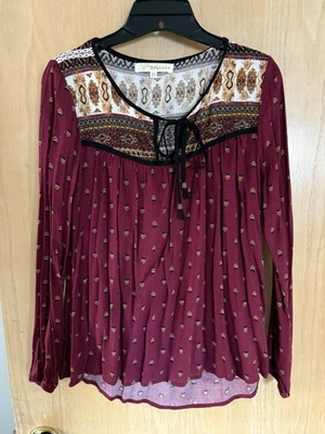 Blusa Rewind Juniors Roja Estampada Manga Larga Talla XS Foto 1 de 3