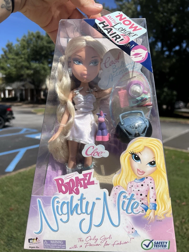RARE Bratz Nighty Nite Cloe Doll and Accessories by MGA Entertainment B2