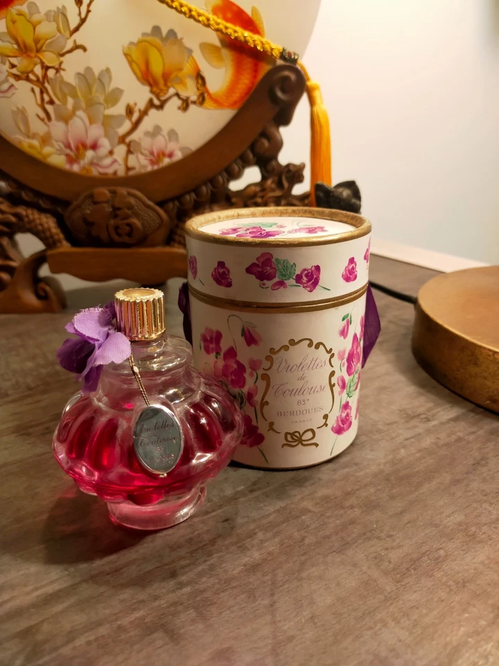 RARE:  Ancien Flacon PARFUM  "Violette de Toulouse" de chez BERDOUES - Photo 1/4