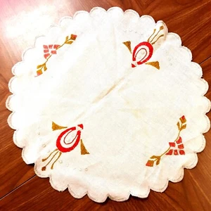 Vintage Round Embroidered Linen Tablecloth With Scalloped Edges & Folk Art Motif - Picture 1 of 4