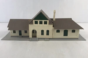 Vintage Locomotive Train Railway Toy House By Life Like Made In Denmark - Picture 1 of 12