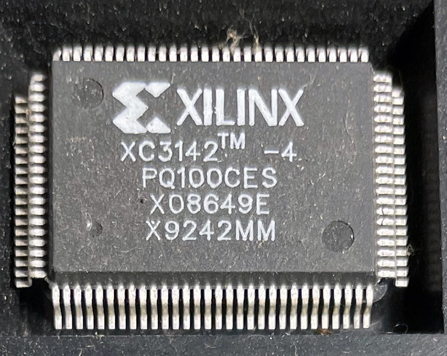 Xilinx XC3142-4 FPGA - NOS - Image 1 of 1