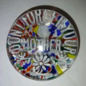 Antiker Briefbeschwerer DON'T FORGET YOUR MOTHER Fritte Art Glas 3,25" breit 2,5" hoch - Bild 1 von 5