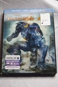 Pacific Rim (Blu-ray dvd 2013) includes lenticular slipcover - Picture 1 of 3