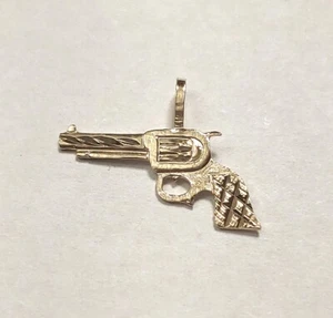 New 14k Yellow Gold Revolver Pistol Charm Pendant - Picture 1 of 3