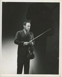 Heifetz, Jascha. (1901–1987): Original Photograph VIOLINIST - Picture 1 of 2