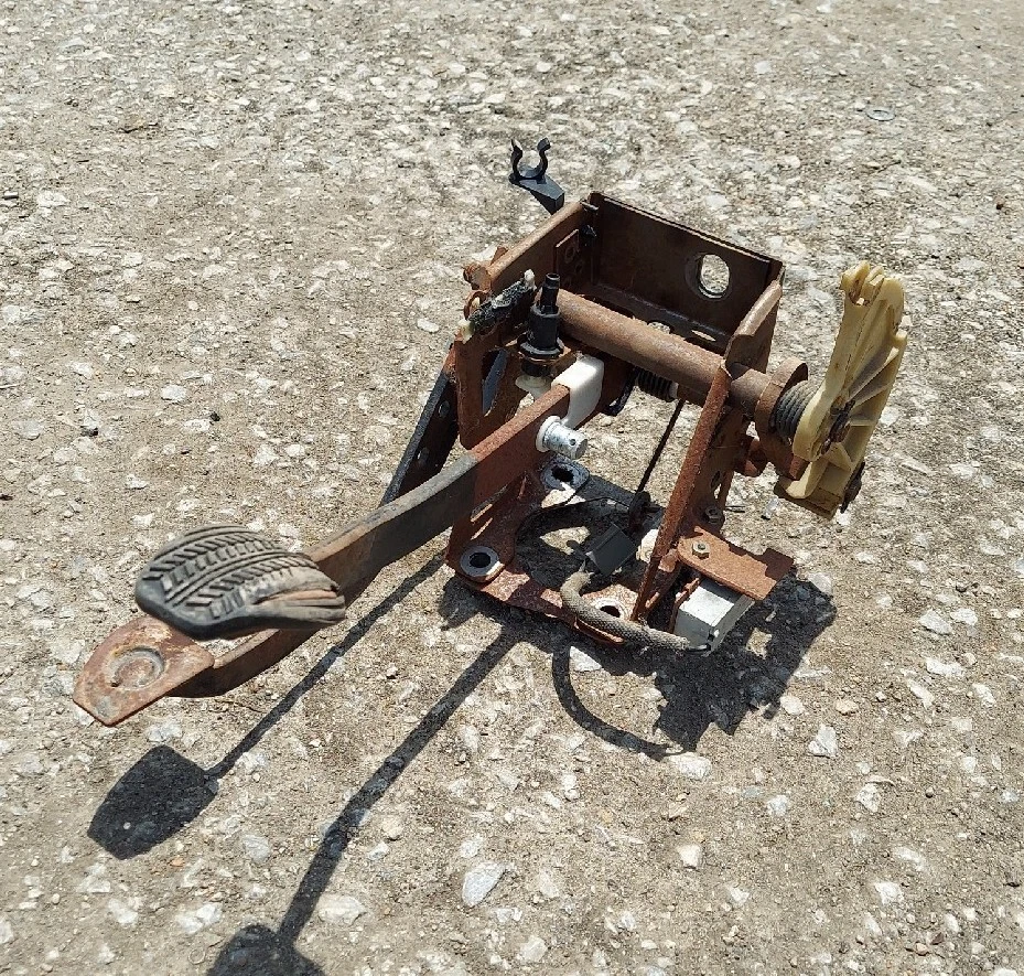 Mustang V8 1994 95 conjunto de pedal 5,0 embrague freno manual 5 velocidades  Foto 1 de 4