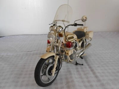 " Suzuki GSX 750 Police  " Tamiya 1:12 ca. 19,0 cm - Bild 1 von 4