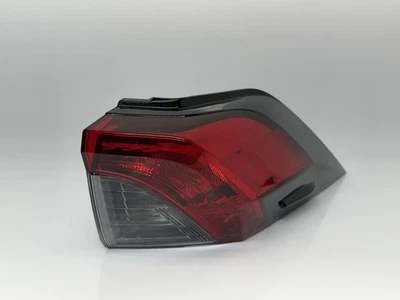 Lámpara trasera LED lado pasajero derecho Capa 2019-2020-2022 Toyota Rav4 81550-0R0900 Foto 1 de 4