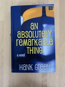 LARGE PRINT An Absolutely Remarkable Thing By Hank Green - Imagen 1 de 5