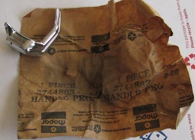 Nuevo de Lote Original Mopar Puerta Ventilación Ala Ventana Manija Palanca Dodge Van B100 B200 B300 Camión Foto 1 de 4