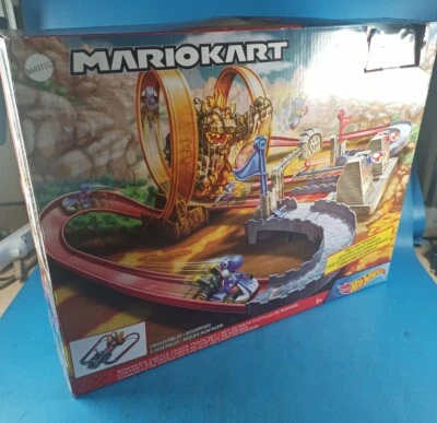Hot Wheels Mario Kart Bowser's Castle Trackset Foto 1 de 4