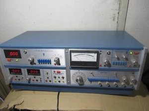 Multímetro Mosfet, Fuente de Alimentación Cuádruple, Multímero Digital y Generador de Funciones - Imagen 1 de 11