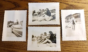 1947 Tag am Strand Jungs & Puppen s/w 4 Original Fotos - Bild 1 von 5
