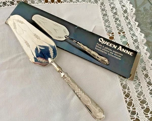 VINTAGE QUEEN ANNE SILVER PLATED CAKE/PIE SERVER WITH BOX by MAYELL - Picture 1 of 2