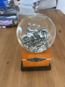 Harley Davidson 2003 Snow Globe 100th anniversary Lights & Sounds Works Great - Imagen 1 de 6