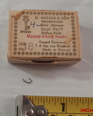Caja 103 Mustad 9479 #18 Ganchos para atar moscas seco y ninfa Wide Gape código 25 Foto 1 de 2