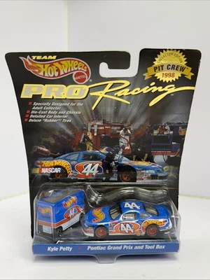 Hot Wheels Pro Racing Кайл Петти No44 Pontiac Grand Prix + ящик для инструментов - Изображение 1 из 2