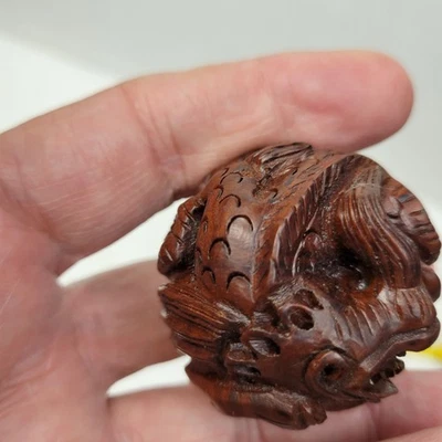 Bola de bestia dragón león perro foo tallada hecha a mano de boj de China de 52 mm Foto 1 de 4