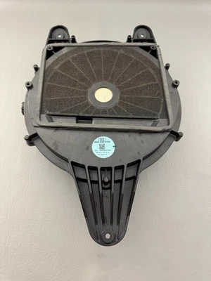 SUBWOOFER CENTRAL TRASERO AUDI S4 A4 SUBWOOFER ALTAVOZ CAJA DE GRAVES FABRICANTE DE EQUIPOS ORIGINALES 2017 - 2024 Foto 1 de 4