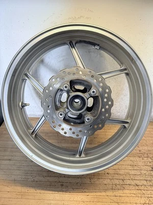 Llanta trasera Kawasaki Ninja ZX6R ZX636D 2006 OEM 41073-0074-2A Foto 1 de 4