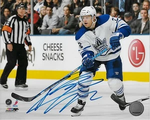 Autographed Toronto Maple Leafs Kris Versteeg 8x10 Photo Original - Picture 1 of 2