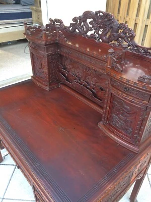 Secretaria/escritorio antiguo chino ornamentado tallado a mano finales del siglo XIX Foto 1 de 4