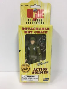 1998 VINTAGE GI JOE NOS KEYCHAIN (S20C-60) ACTION SOLDIER (4GI128) - Picture 1 of 4