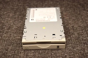 Vintage Iomega Apple Model Z100Si 3.5" Zip Drive - 100MB for Macintosh - LC31 - Picture 1 of 5