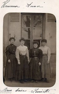 BE769 Carte Photo vintage card RPPC Femme woman robe dress jupe groupe - Picture 1 of 1