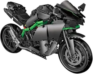 Engaging Kawasaki Motorcycle Building Kit - 888 Pieces for Family Fun & Learning - Picture 1 of 9