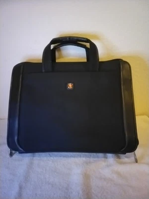 SWISS GEAR WENGER ZIPPERED PADFOLIO PORTFOLIO - BLACK with HANDLE "The Guide" - Image 1 of 4