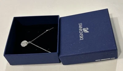 COLLAR SWAROVSKI CRISTAL CISNE ESTAMPADO INICIAL T NUEVO EN CAJA Foto 1 de 4