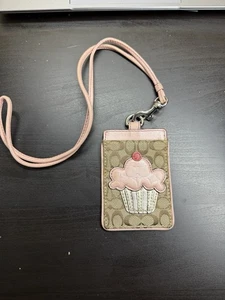 Coach Helado Cupcake Cordón Soporte de Identificación Billetera Muñequera con Correa Rosa - Imagen 1 de 6
