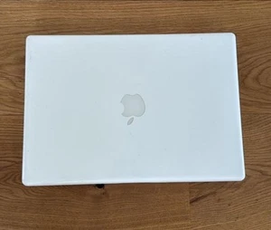 Apple MacBook 13.3" Laptop - Model: A1181 Notebook Ungeprüft Display Ok LESEN - Picture 1 of 4