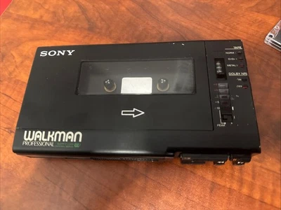 VINTAGE SONY WM-D6 PROFESSIONAL CASSETTE WALKMAN - SEE VIDEO -& PICS - Image 1 of 4