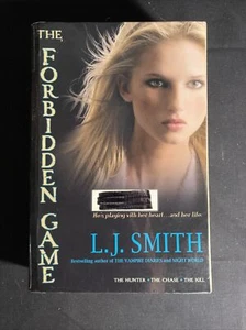The Forbidden Game by L.J. Smith~2010 Paperback~Ex Library - Foto 1 di 4