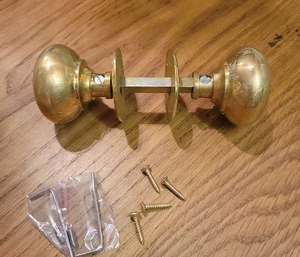 Classic Antique Victorian Style Cottage Door Rim Knobs Pair of Bright Brass - Picture 1 of 7