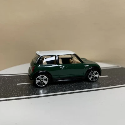 Matchbox Superfast #12 Mini Cooper S Dark Green/White Roof/Tan Interior 1:64 NM - Image 1 of 4