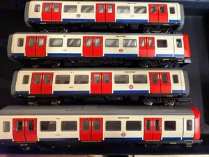 OO Bachmann 35-990 London Underground 4 Car S Stock DCC READY - Picture 1 of 5