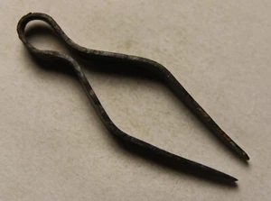 Rare Genuine Ancient Roman bronze twezers artifact 3-4 Century AD. intact patina - Picture 1 of 5