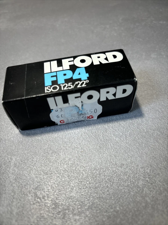 ILFORD FP4 125ASA 1 FILM 120 EXP 02/1994 - Gekühlt - Bild 1 von 2