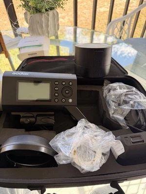 Godox AD400Pro 400Ws TTL All In One Outdoor Flash - Image 1 of 4