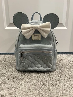 Mini mochila de mezclilla Loungefly Disney Minnie Mouse Foto 1 de 4