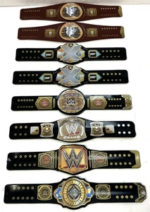 WWE Championship Replica Giocattolo Titolo Cintura Slap On Bracciali Set di 8 *Duplicati - Foto 1 di 5