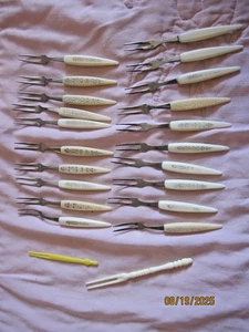 Vintage Hors d'oeuvre Cocktail Pickle Little forks lot of 20 - Picture 1 of 10